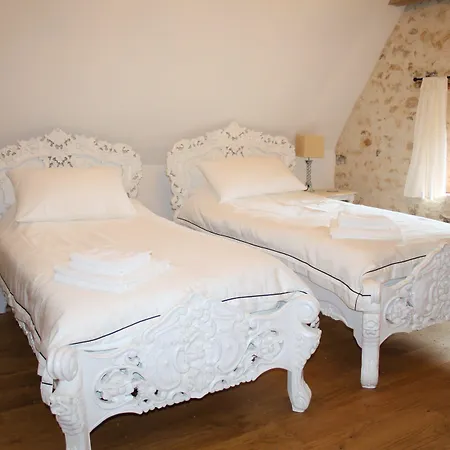 Manoir De La Basse-cour Bed & Breakfast 3*